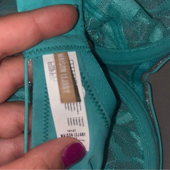 NWT MAISON LEJABY FLEUR IKAT
Sea blue embroidered underwire bra - Picture 9 of 11